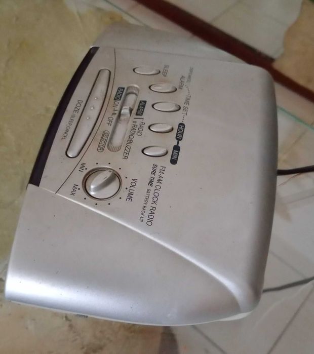 2 Rádios Despertadores Sanyo e  Panasonic RC.7000 -Ver descriçãpo