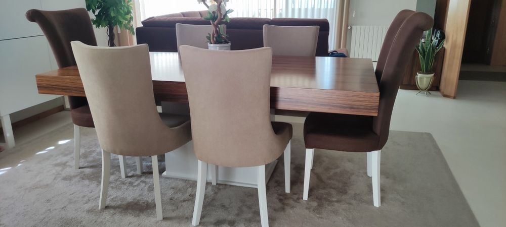 Mesa de jantar e 6 cadeiras