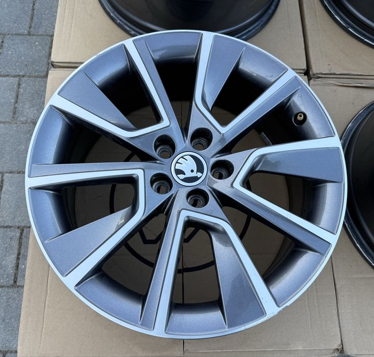 Oryginalne Felgi Skoda 17” 5x100 Rapid Fabia Scala Kamiq T-cross Taigo