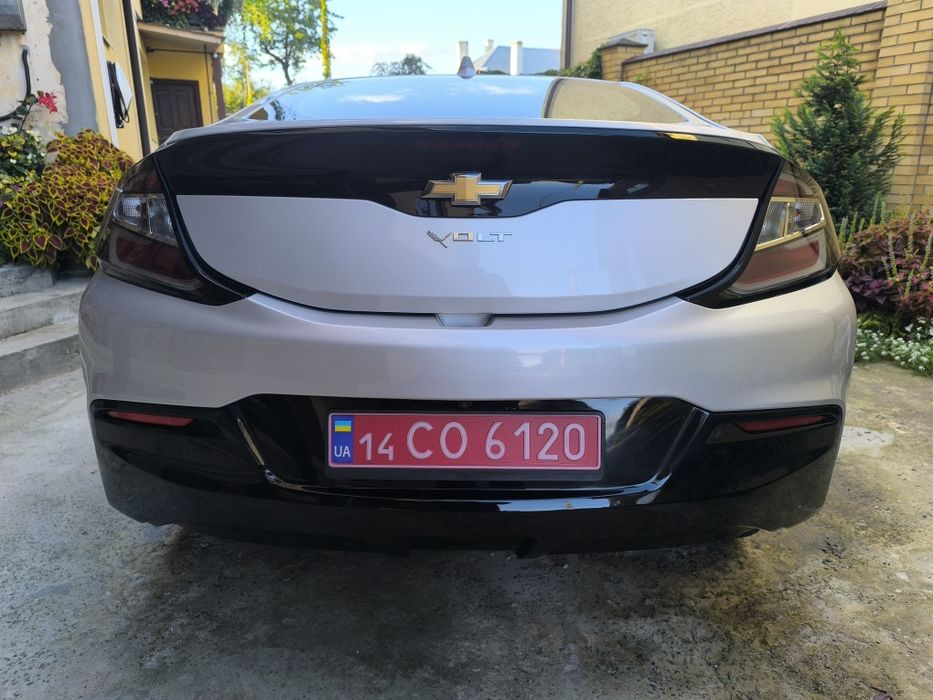 Chevrolet Volt 2 (PHEV) 1.5 2017рік