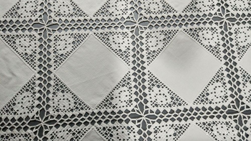 Toalha de renda feita á mão