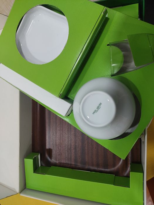 Tabuleiro de cama - conjunto de talher de mesa - Vista alegre