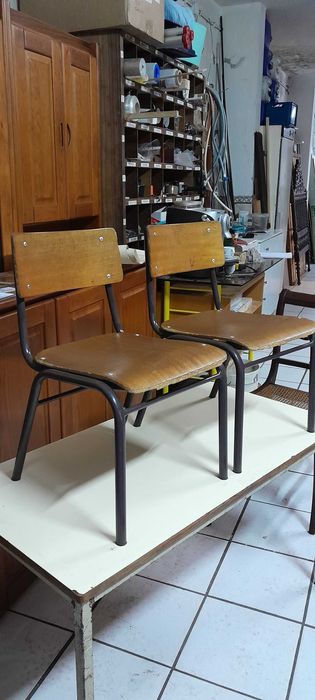 Lote de cadeiras infantis (15)