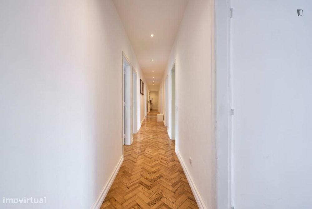 Quarto - localizado em Entrecampos Lisbon