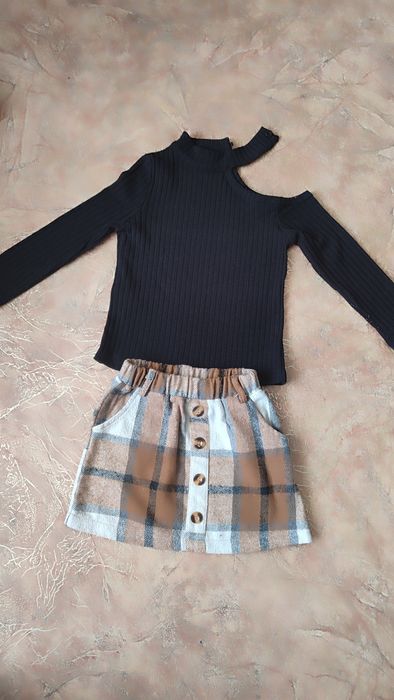 Шикарний костюм для дівчинки в школу