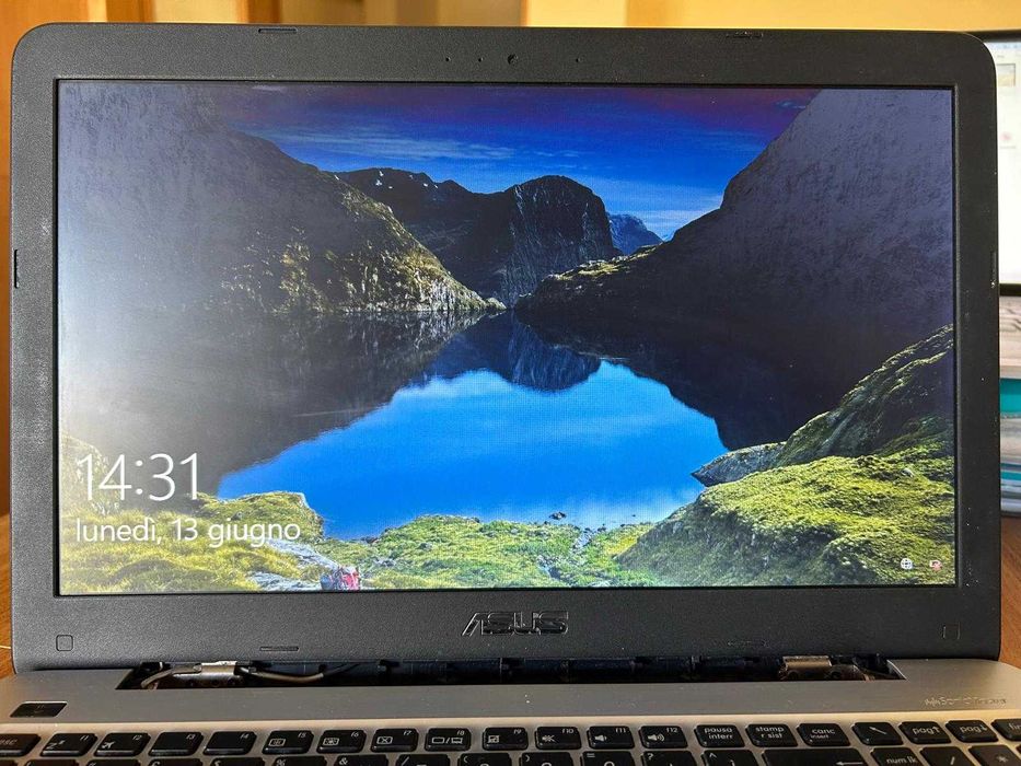 Notebook ASUS VivoBook X556U64740937437955120