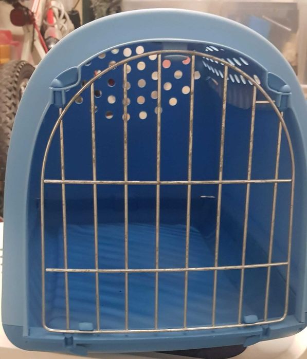 Transportadora para animais com abertura frontal e no topo