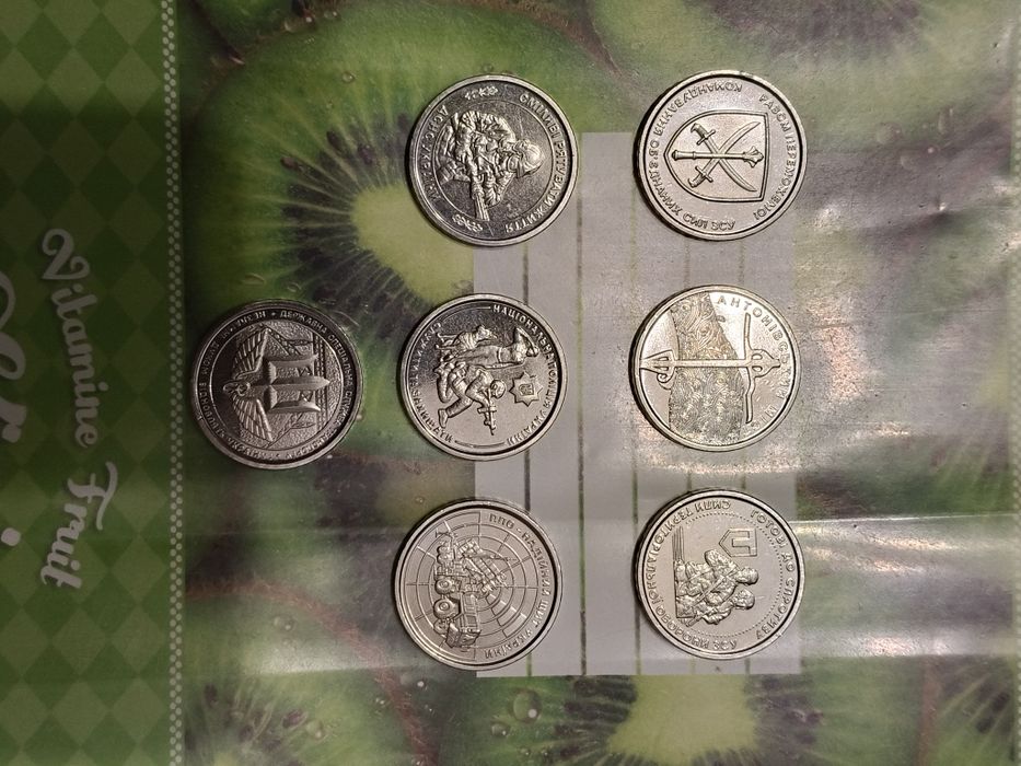 Продам колекційний набір з монет 10грн.