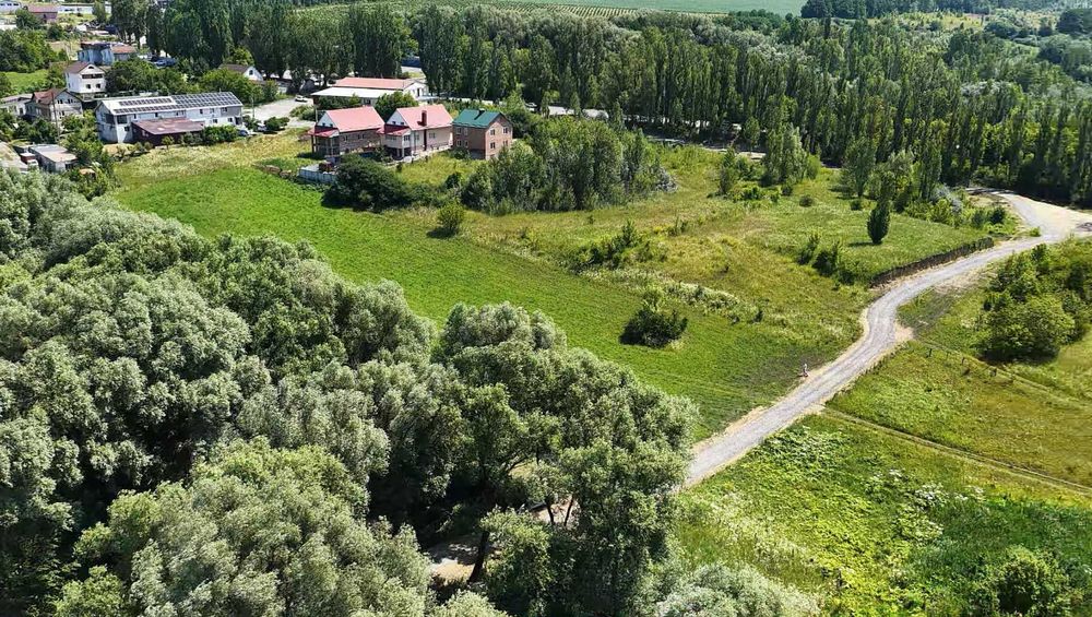 Продам зем. ділянку під будівництво котеджів