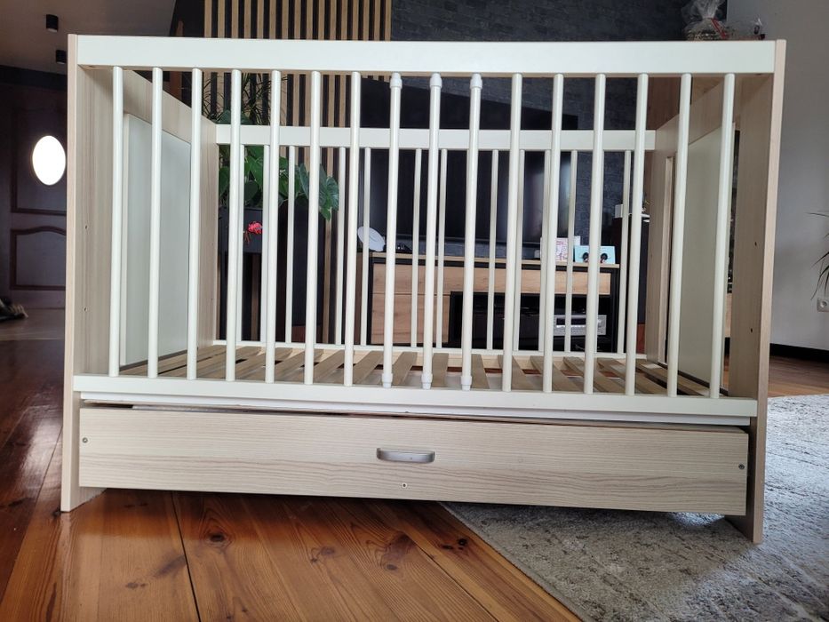 Łóżeczko dziecięce Klupś 120x60 z szufladą - motyw Safari Zajączek.