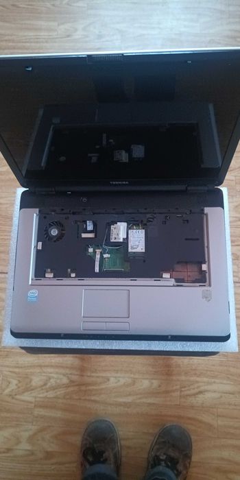 Toshiba Satellite L300 zestaw 3 sztuk zdekompletowanych laptopów