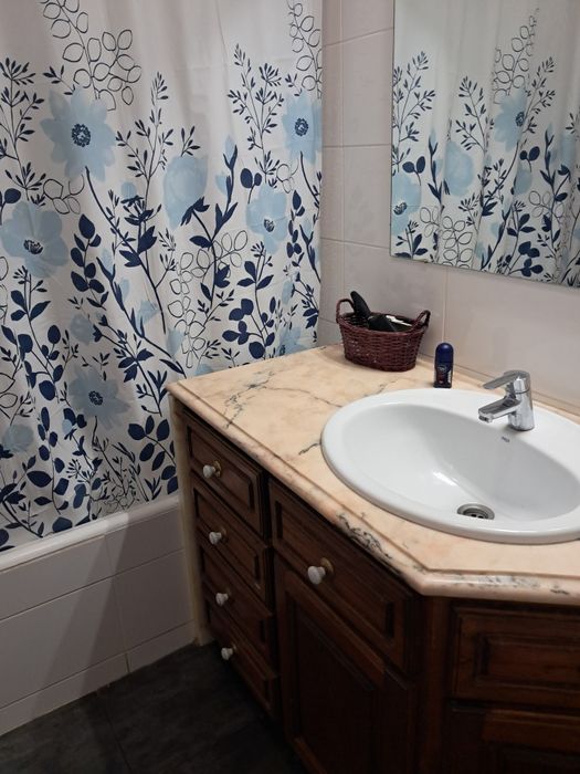 Alugo quarto em Santarém