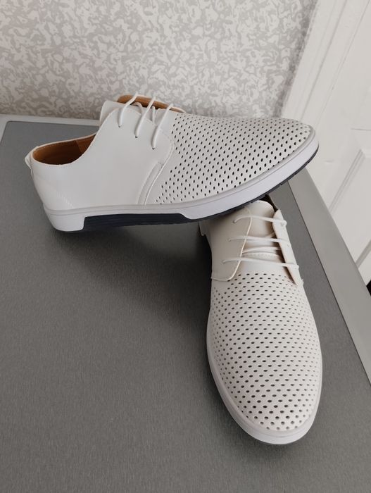 Продам нові чоловічі туфлі