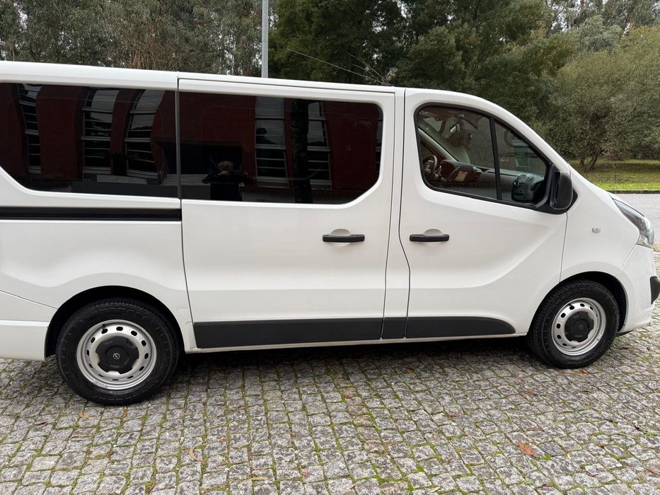 Carrinha 9 Lugares Opel Vivaro 1.6 CDTI L2H1