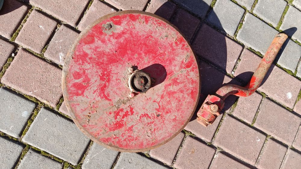 Відрізані колеса до плуга