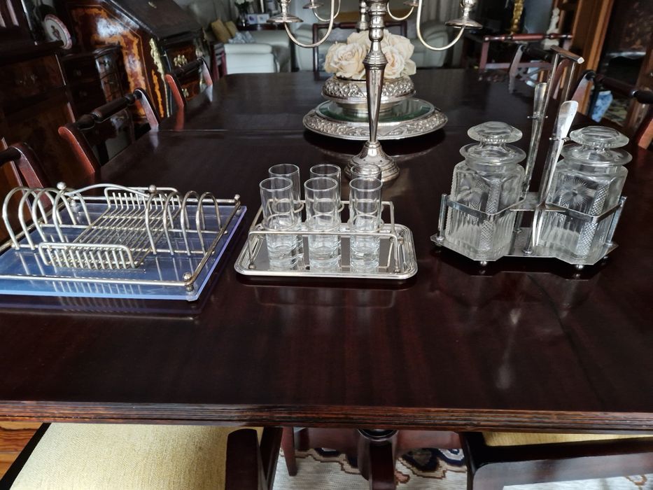 Conjunto de mesa de pequeno almoço/lanche e jantar. Casquinha inglesa.