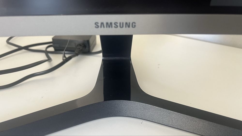 Монітор 27" Samsung C27R500FH curved ідеал