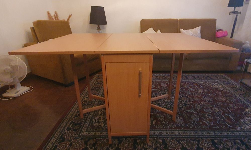 Mesa de jantar dobrável com 4 cadeiras