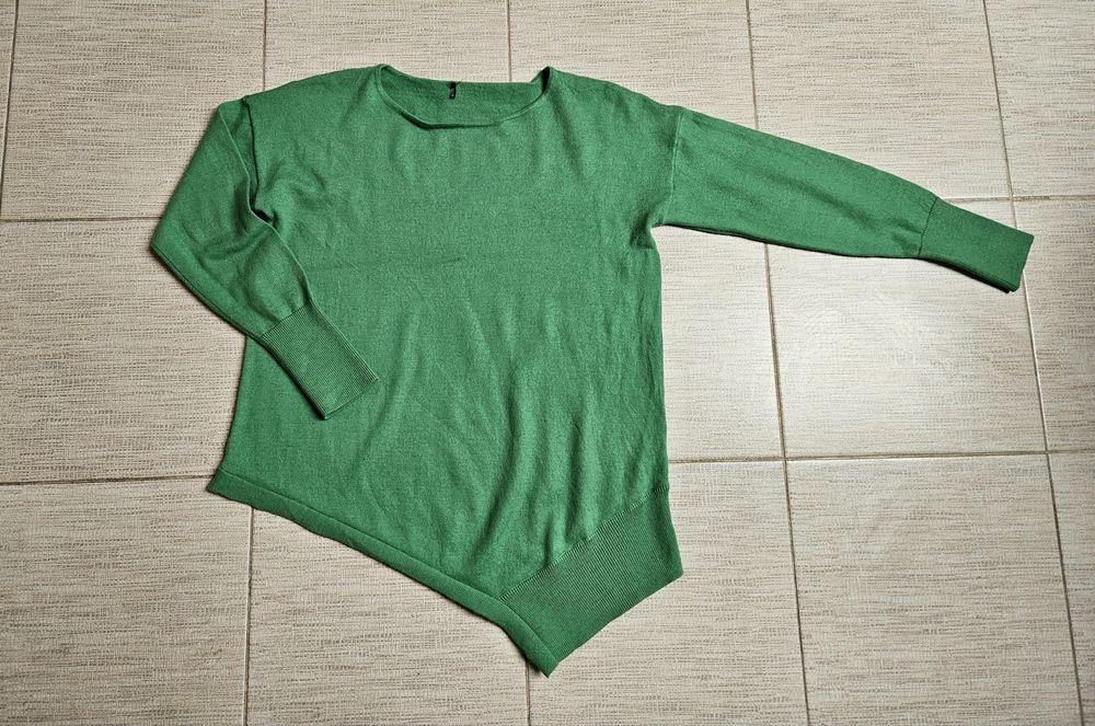 zielony, milutki sweter asymetryczny wełna merynosowa Monnari L/40