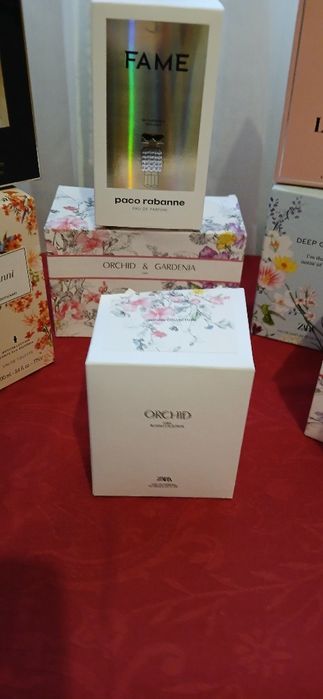 Caixas de perfume, vazias