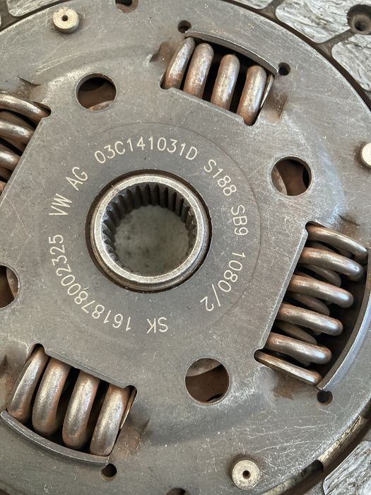 Seat Leon - koło zamochowe sprzęgło tarcza docisk