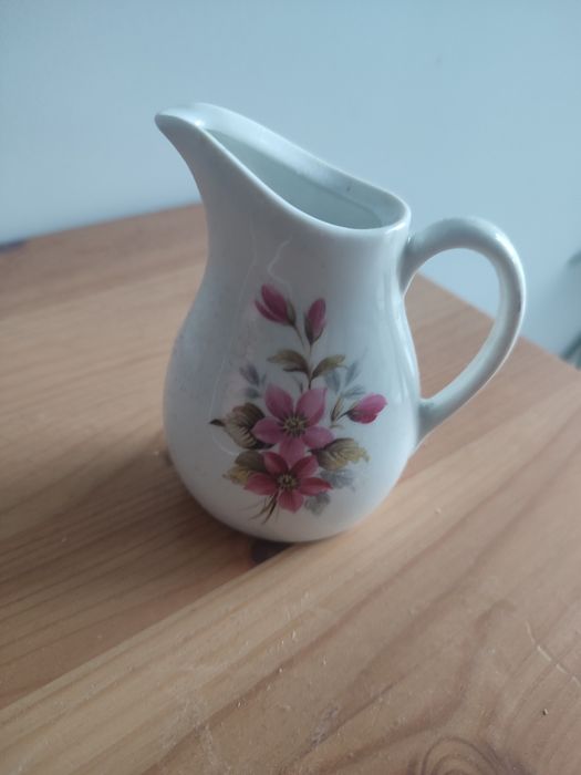 Dzbanuszek porcelanowy dzbanek na mleko