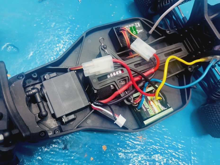Buggy RC elétrico  1:10