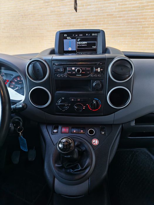 Peugeot Partner 1.6 hdi  3 lugares ( 2014 )