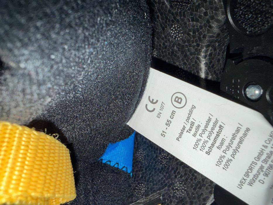 Kask narciarski dziecięcy UVEX z koparką 51-55cm