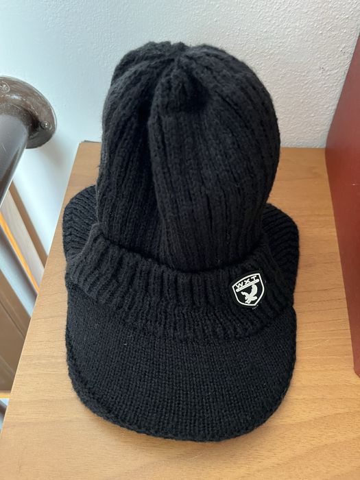Gorro Preto com Pala