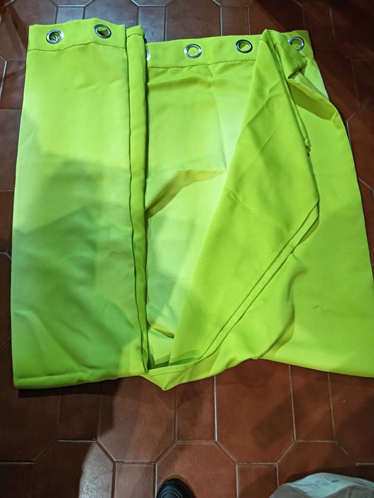 4 cortinas verdes grossas