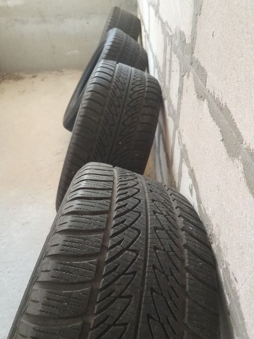 Зимова гума GoodYear 285/45 R20