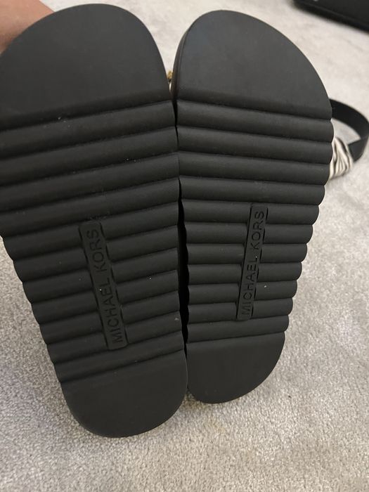 Micgael Kors nerka klapki r.38