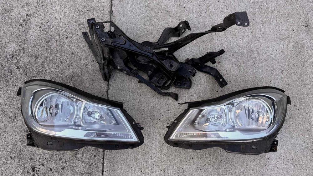 Material para Mercedes C220, W204, de 2014.