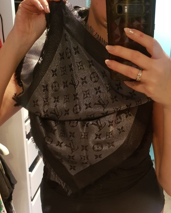 Chusta Louis Vuitton model Shine