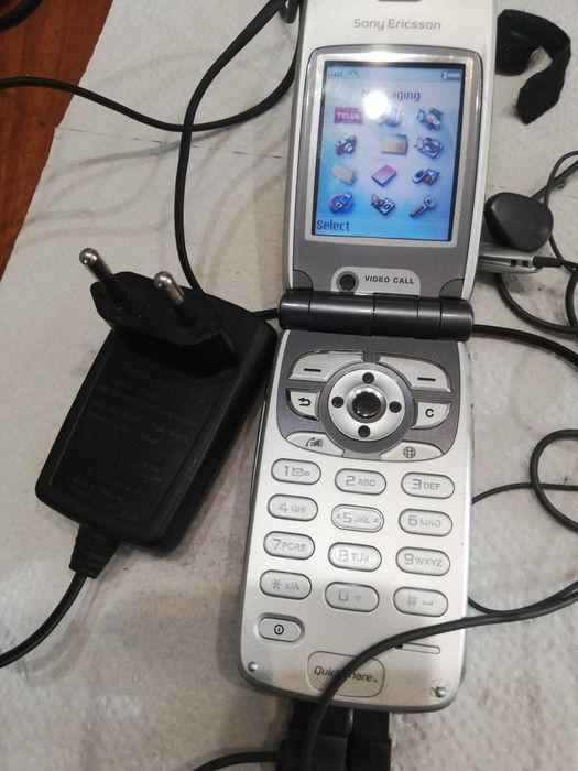Kultowy Sony Ericsson z1010 ładowarka nowa bateria gratis