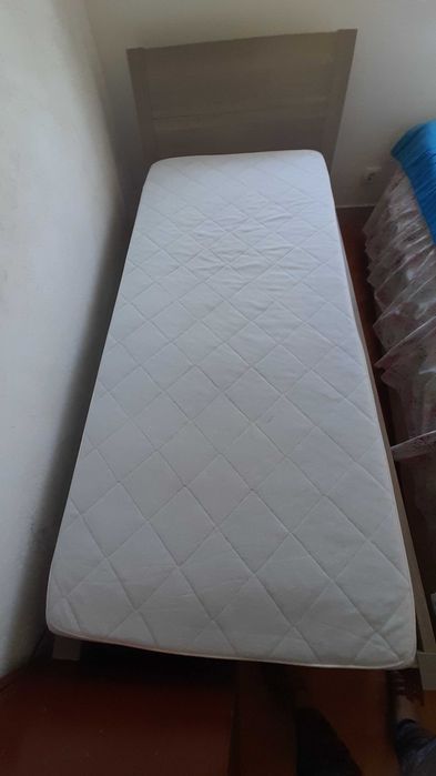 Cama de criança em muito bom estado