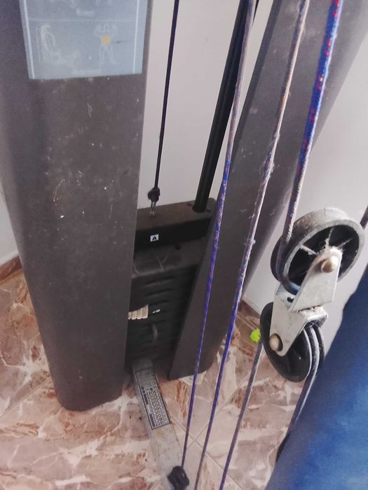 Máquina multifunções de ginásio