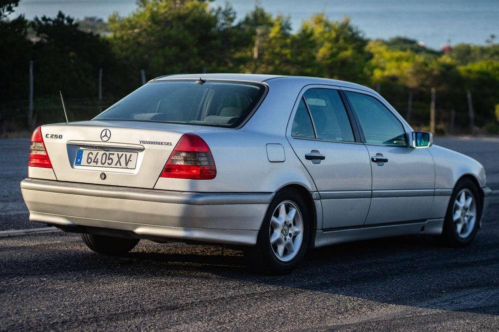 Mercedes-Benz C 250 TD foto 2