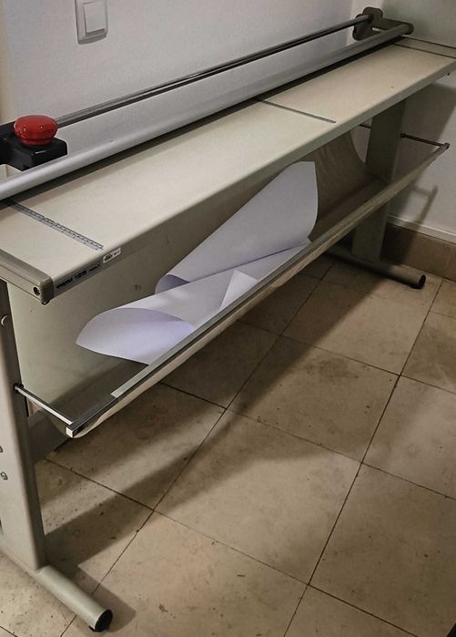 Guilhotina  cortar papel grande formato