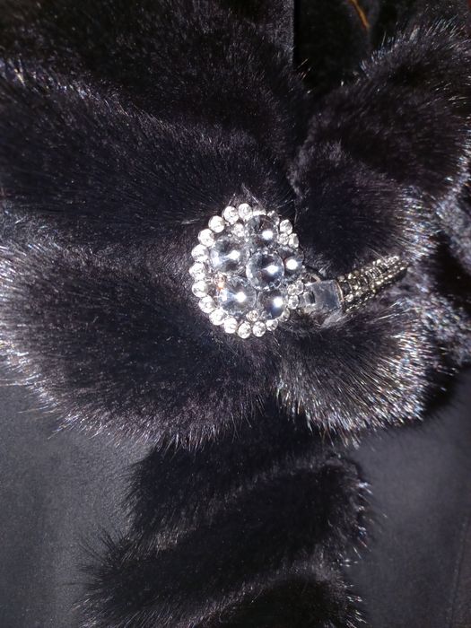 Дублянка з хутром норки та капюшоном