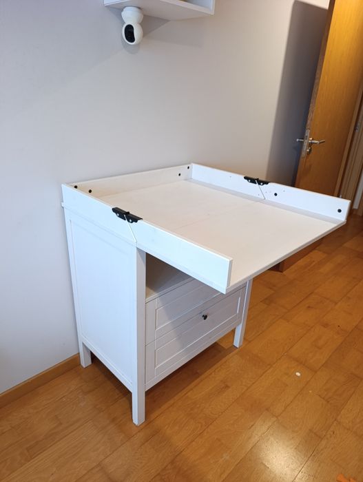 Mudador Ikea / secretária