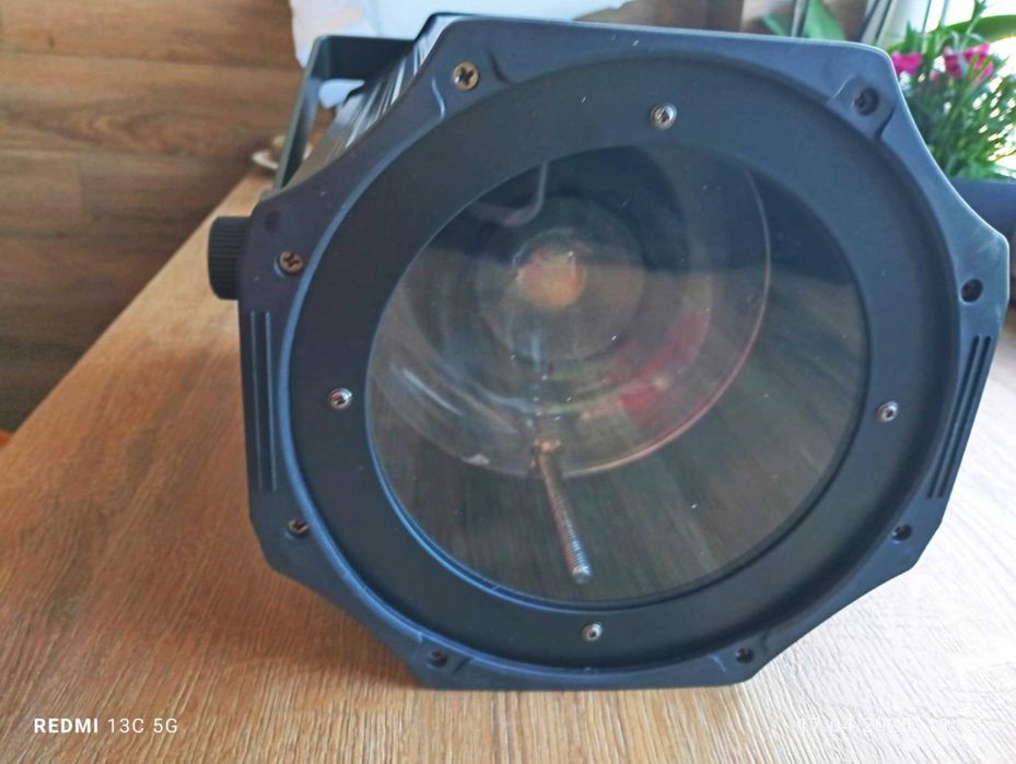 Światło Imprezowe COB Zoom Par Led 200 W