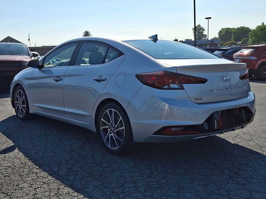 Hyundai Elantra Limited      2019