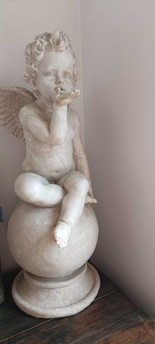 Duża Figurka aniołka