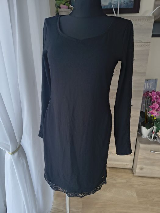 Czarna sukienka z wstawkami z koronki Esprit r. 40 edc