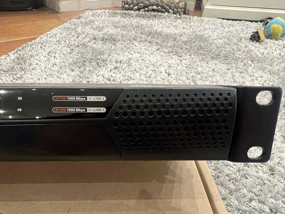 ATEN KN2140v ALTUSEN «KVM Over the NET» KVM Switch