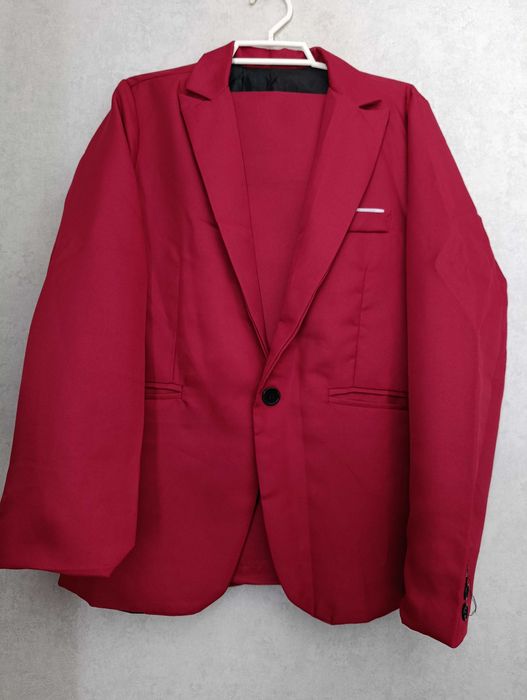 Чоловічий класичний костюм