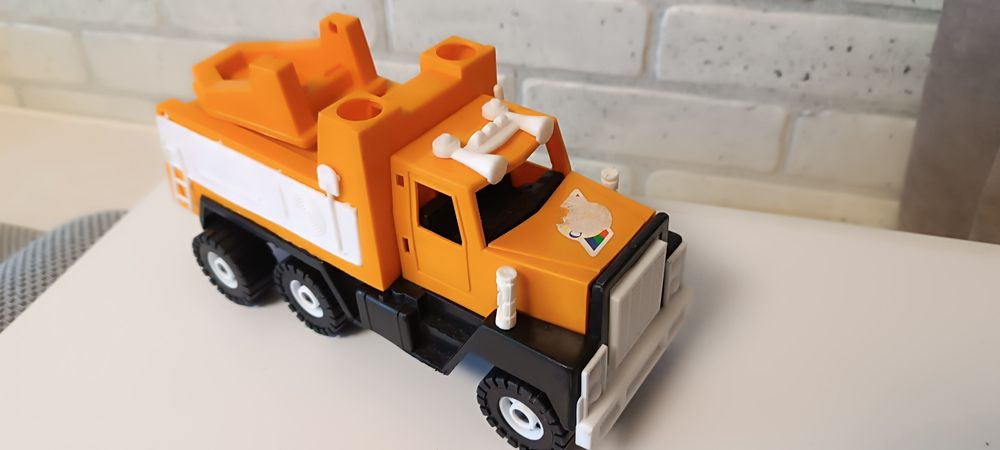 Детские игрушки машины.