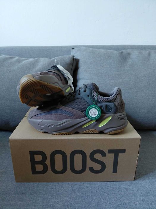 adidas Yeezy Boost 700 Mauve